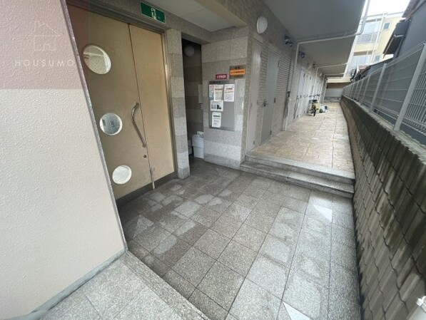 長瀬駅 徒歩10分 1階の物件外観写真